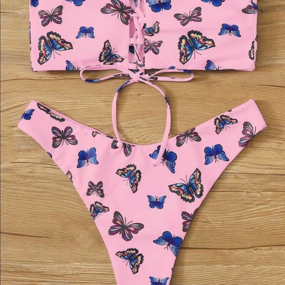 Bathing suits - Picture 2 of 7